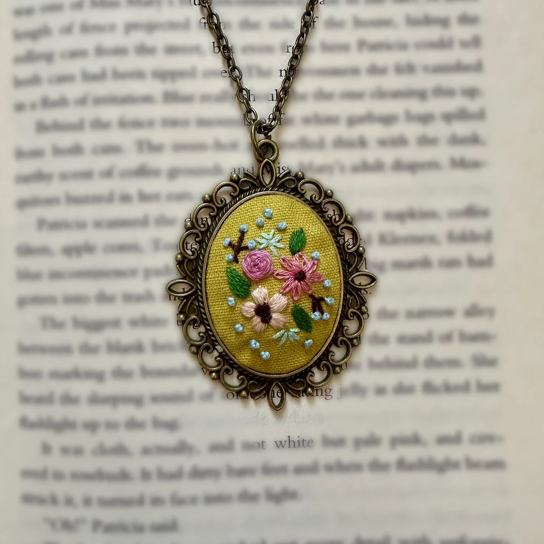 Hand-Embroidered Pendant Necklace – Timeless Elegance